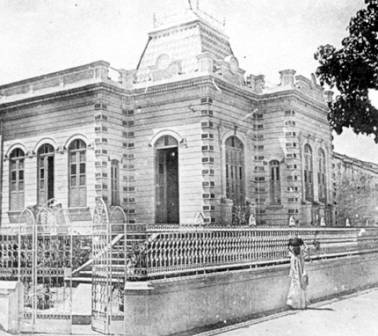 Casa antiga na Av. Rio Branco. Atualmente,uma loja C&A.
                           